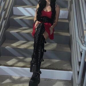 Like new Demonia camel-305 boots